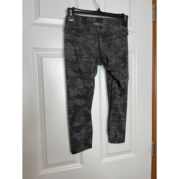 NOBULL Dark Camo Crop Leggings Size Small Gray Black - Picture 4 of 8